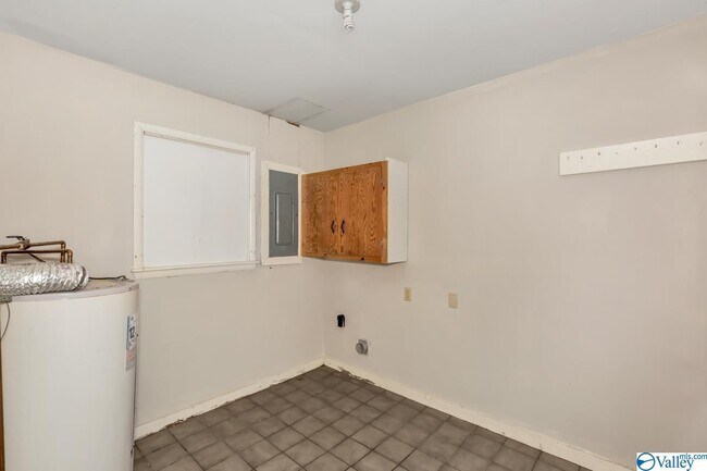 Building Photo - 2704 Euclid Rd NW