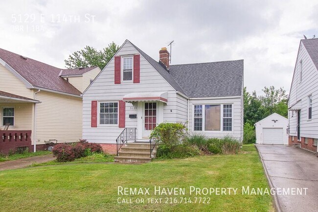 Building Photo - 5129 E 114th St, Garfield Heights-Spacious...