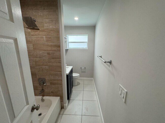 Foto del edificio - 7571 Eaton St