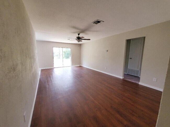 Building Photo - 3330 Ebbtide Dr