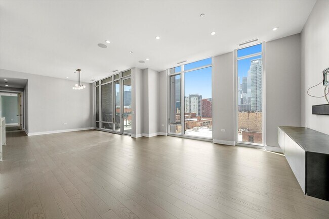 Building Photo - 360 W Erie St