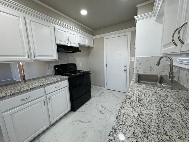 Foto del edificio - COMING SOON: Gorgeous 4 bedroom 2 bathroom home in Broken Arrow