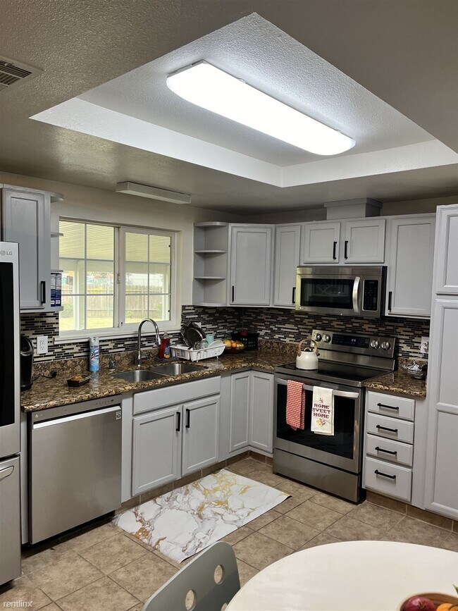 Foto del edificio - 5 br, 2.5 bath House - 136 Clayton Circle