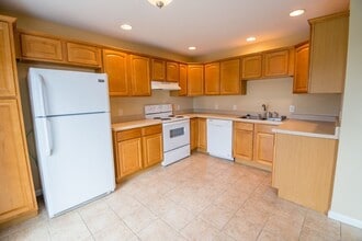 Building Photo - 211 W Vine St