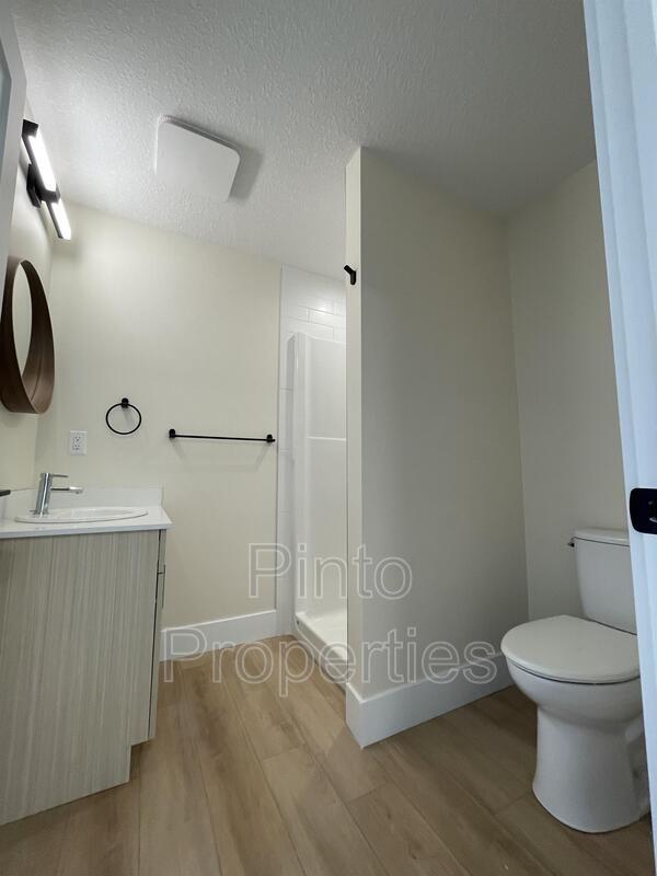 Building Photo - 8717-8110 110 St NW