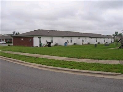 Building Photo - 924 Altamont Ct