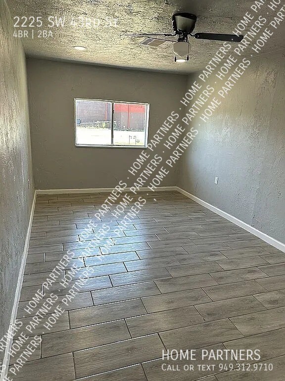 Foto del edificio - Rent to Own Home with $8,000 Down - NO Ban...