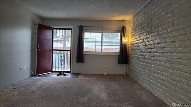 Foto del edificio - 6800 E Tennessee Ave