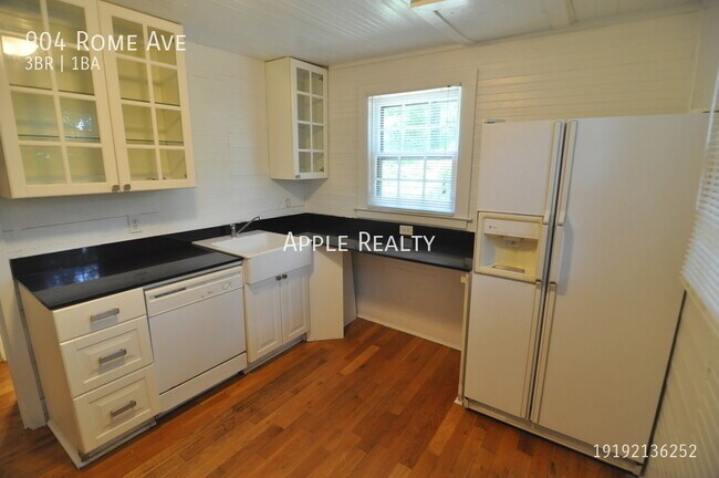 Building Photo - 904 Rome Ave - Available Now