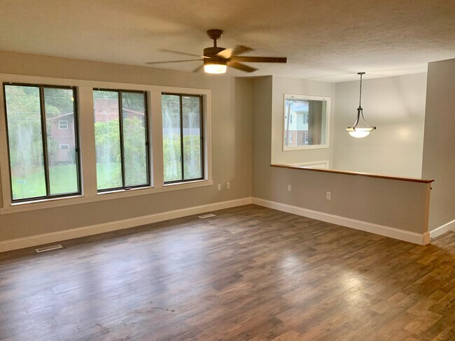 Foto del edificio - 5461 Shawnee Cir