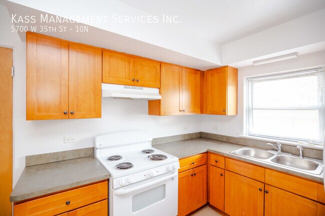 Foto del edificio - 5700 W 35th St