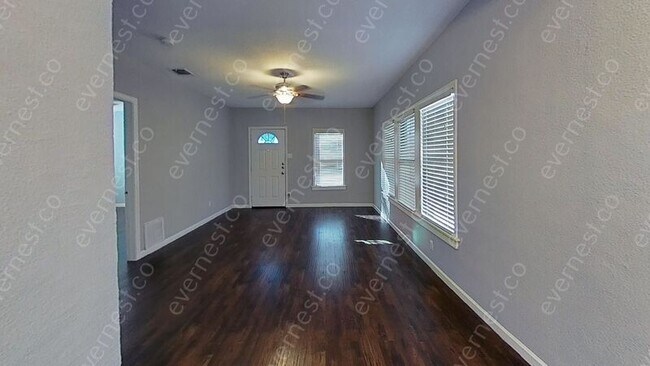 Foto del edificio - 107 Parkmoor Ct