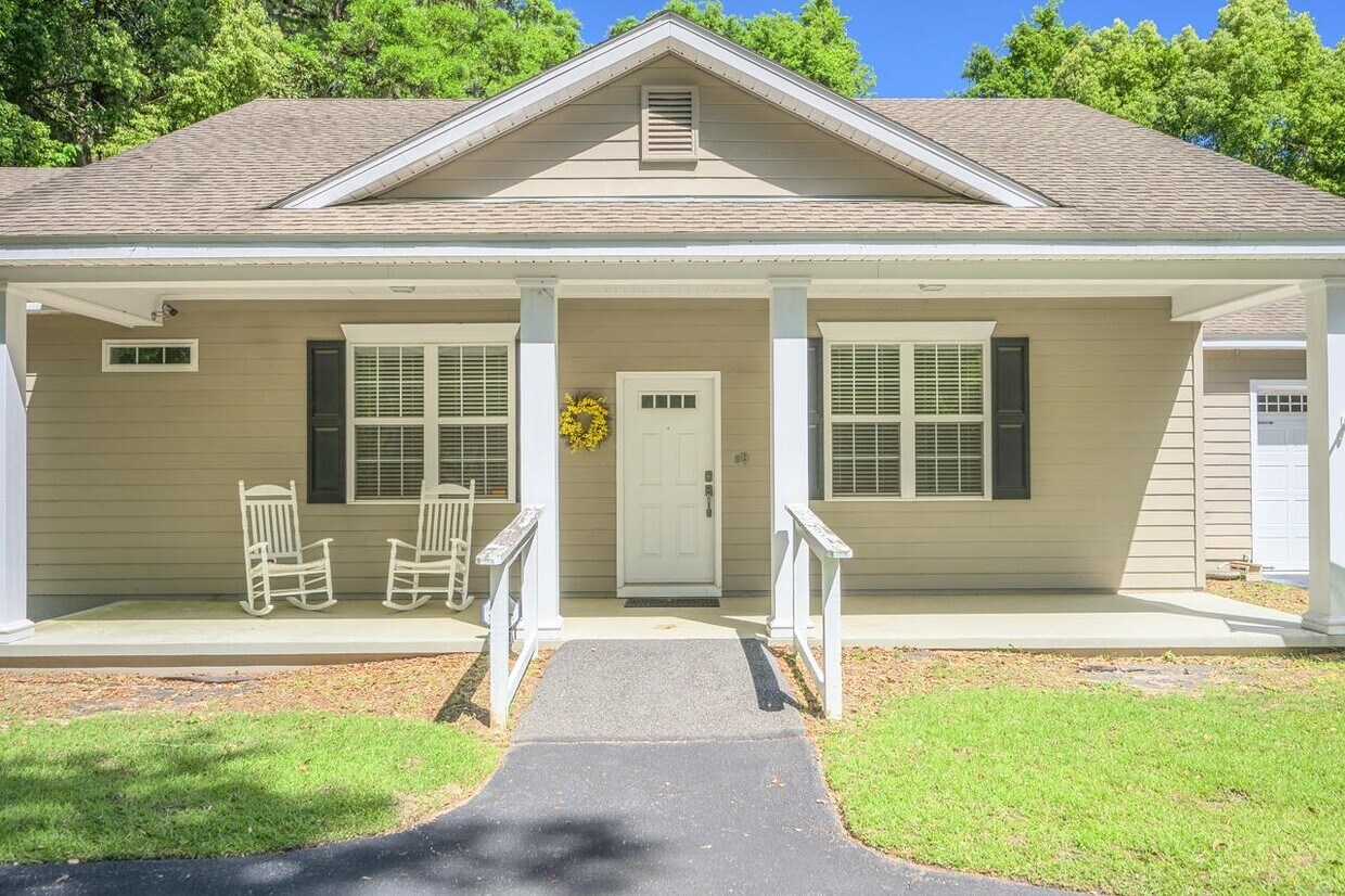 Foto principal - 3131 Sharer Rd