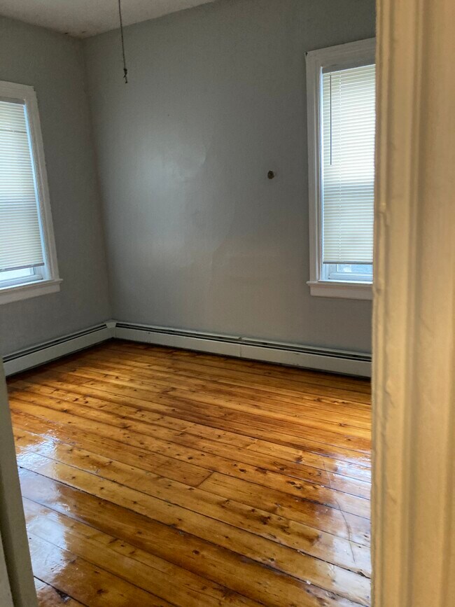 Building Photo - 117 Sunnyside Ave