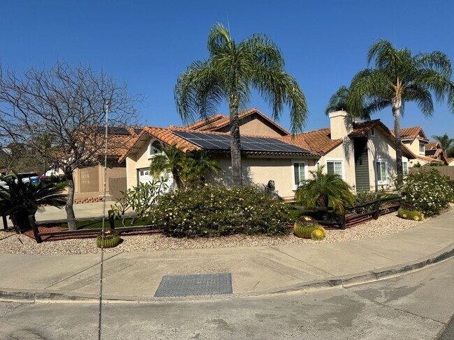 Foto del edificio - 2 Bedroom Ranch Style Home in RANCHO SAN DIEGO
