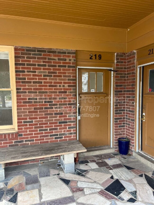 Photo - 219 S Montreal Ave House