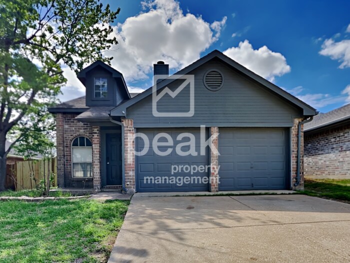 $1899! Beautiful 3Bed/2Bath Home ready for... - Beautiful 3Bed/2Bath Home ready for a JULY...