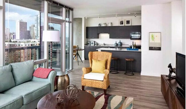 Foto del edificio - 820 N LaSalle Dr