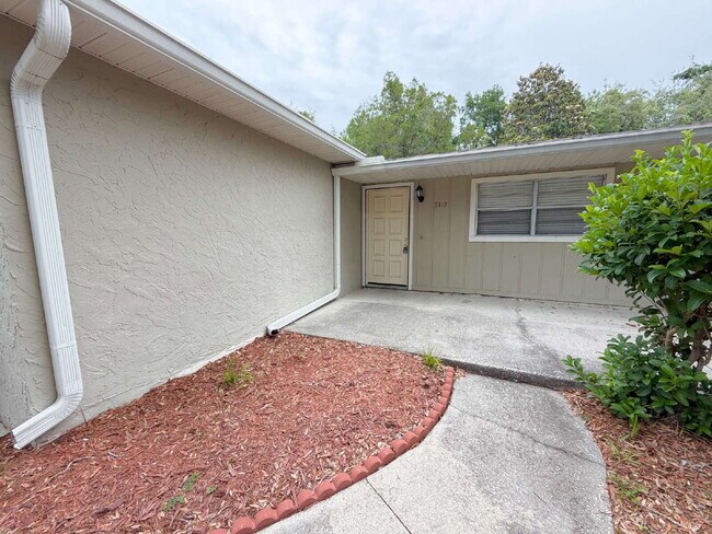 Foto del edificio - "Charming 2-Bedroom, 2-Bath Duplex Retreat in Spring Hill!"