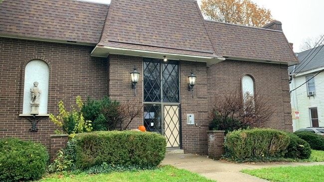 Building Photo - 8356 Anthony Wayne Ave