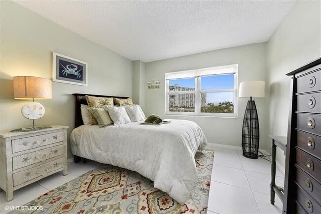 Foto del edificio - 1200 Hibiscus Ave