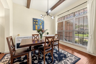 Building Photo - 3400 SW Briar Creek Ave