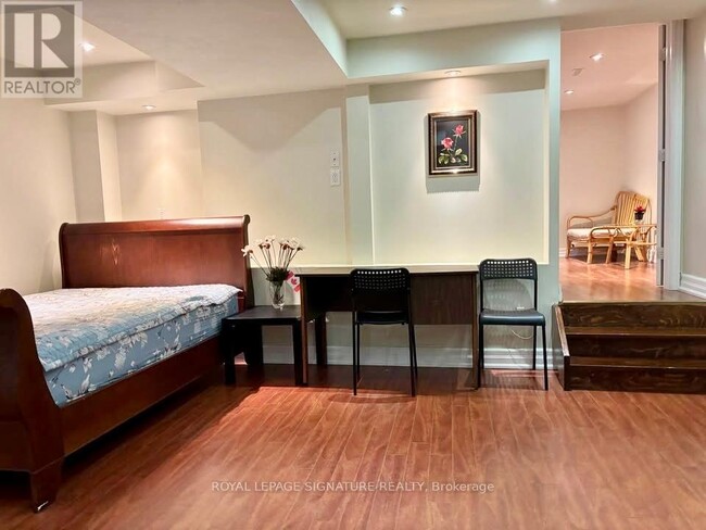 Building Photo - 87 S Kingsway