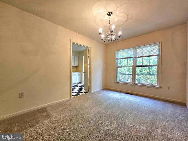 Building Photo - 4711 Gainsborough Dr