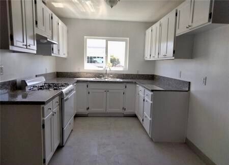 Building Photo - 11752 Coldbrook Ave