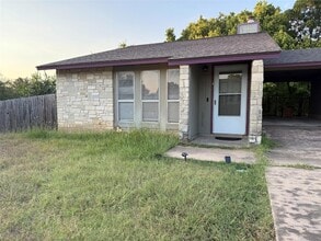 Building Photo - 704 Greenmeadow Dr