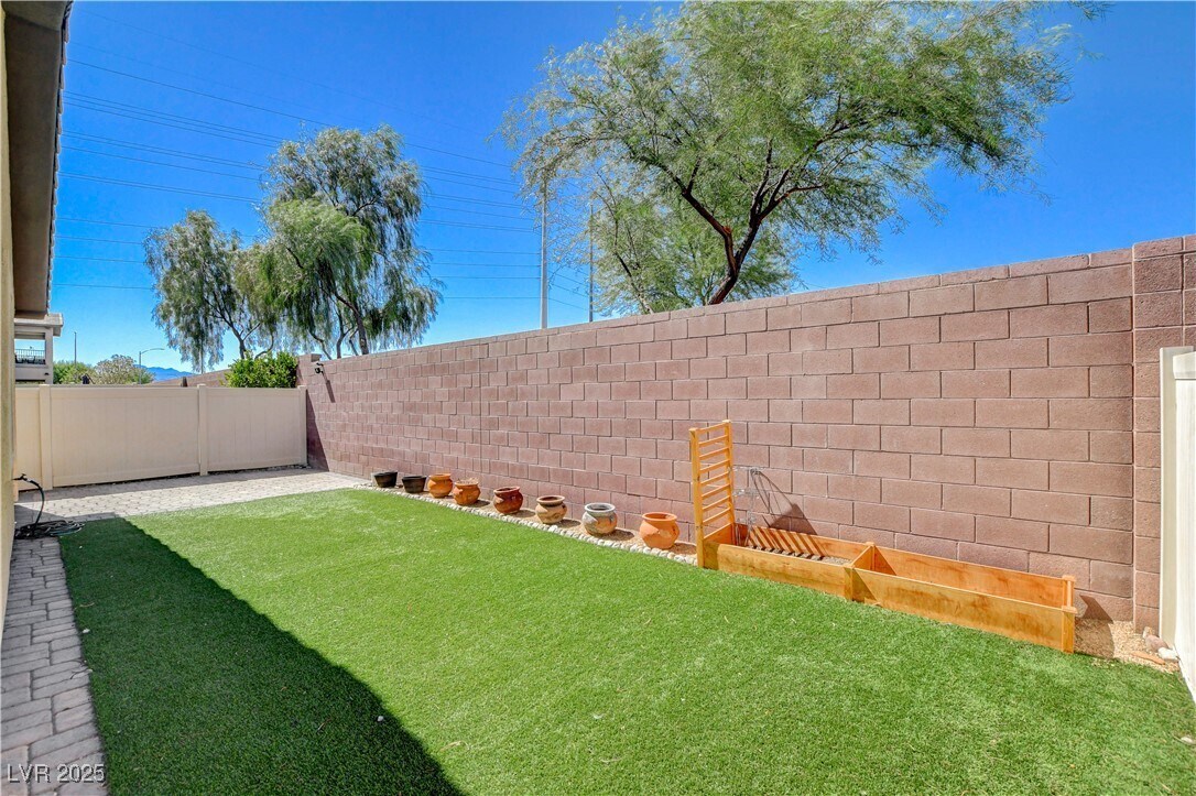 Foto del edificio - 2104 LeatherBridge Ct