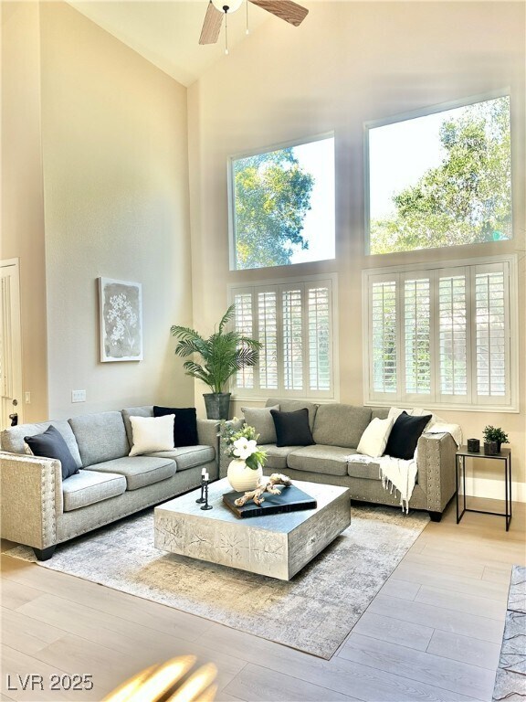 Foto del edificio - 858 La Sconsa Dr