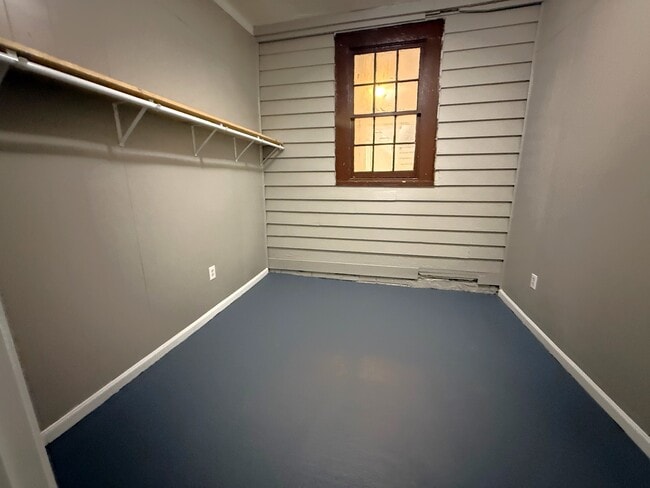Building Photo - 804 Blue Ridge Dr