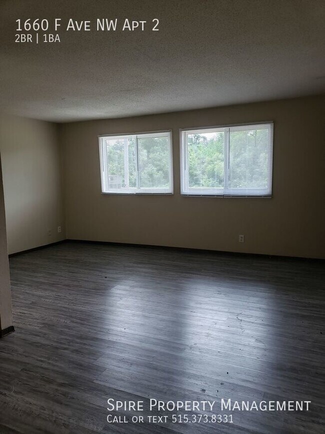 Building Photo - NW large 2 bedroom with hard surface flooring