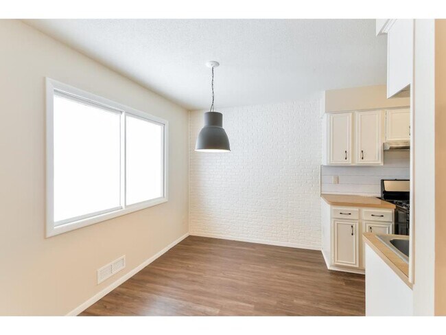 Foto del edificio - 2067 103rd Ave NW