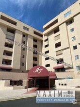Building Photo - 1111 Horizon Dr