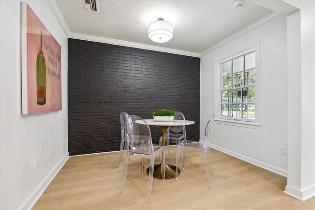 Building Photo - 3726 Las Palmas St