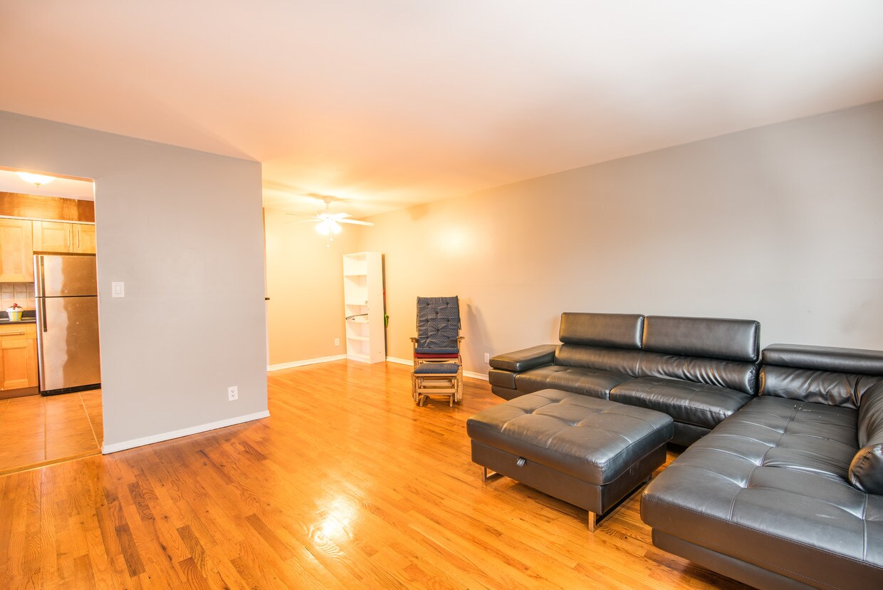 Primary Photo - 22214 95th Ave