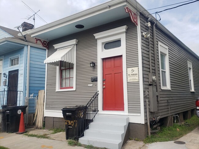 Photo - Single Family Home- 2 BR/2BA in Upper Mid-...