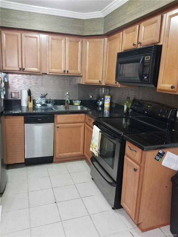 Foto del edificio - 29313 Hayes Rd