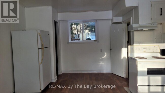 Photo du bâtiment - 280 River Rd E