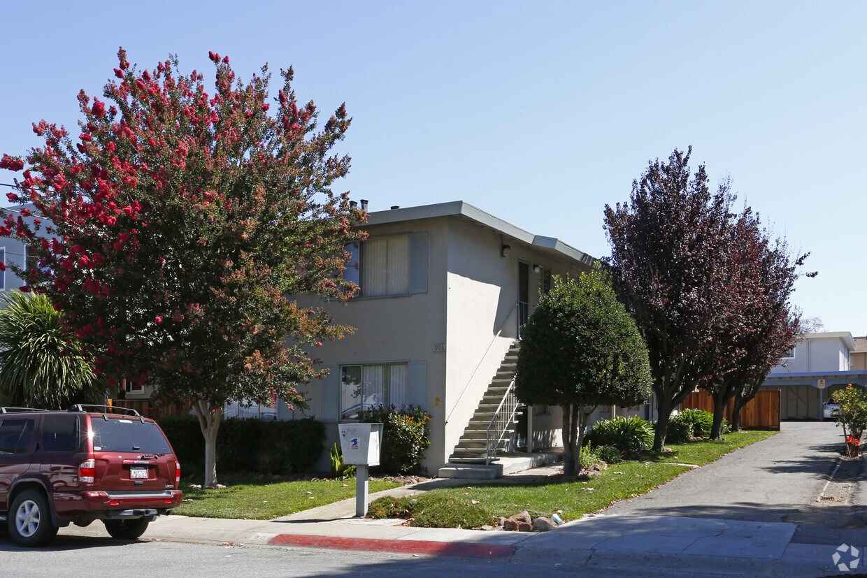Primary Photo - 906 Del Mar Ave