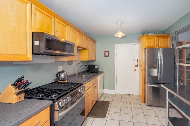 Foto del edificio - 1064 Beacon St
