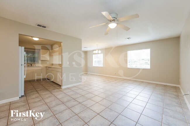 Foto del edificio - 774 Bell Blvd S