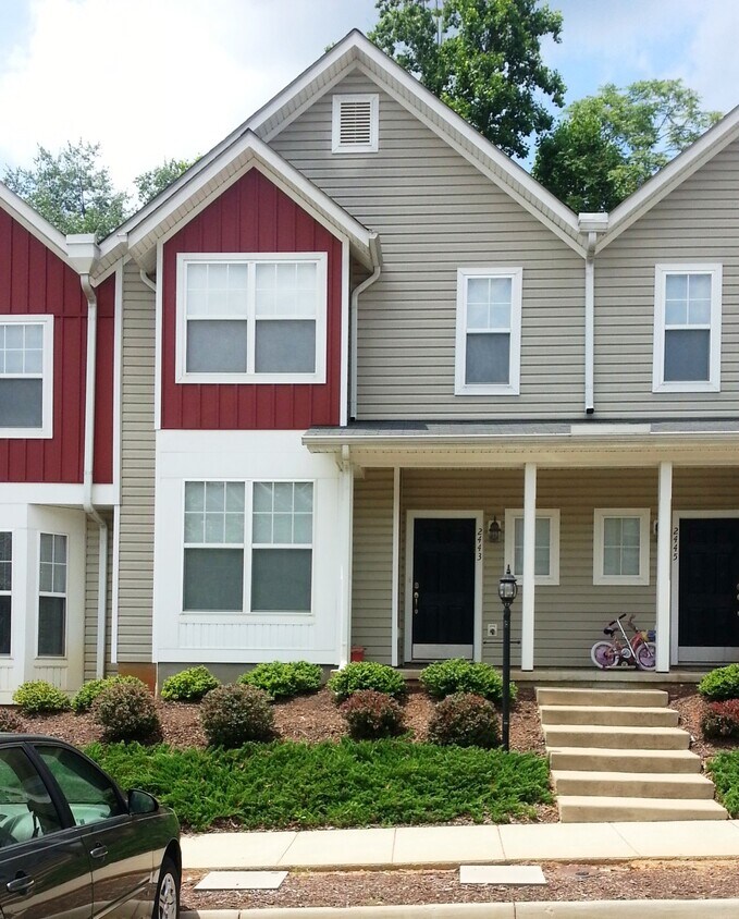 Primary Photo - 2443 N Berkshire Rd