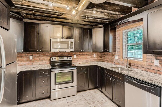 Building Photo - 109 Rondak Cir
