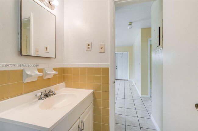 Foto del edificio - 5926 SW 27th St