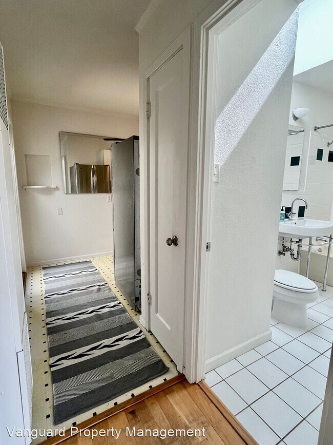 Foto del edificio - 1 br, 1 bath House - 587 Banks Street
