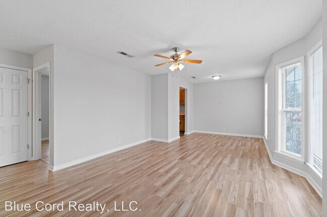Building Photo - 3 br, 2 bath House - 945 Van Buren Avenue