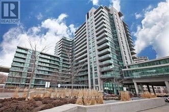 Building Photo - 209 Fort York Blvd